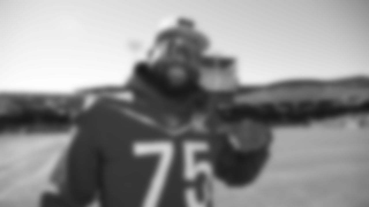 OL Laken Tomlinson