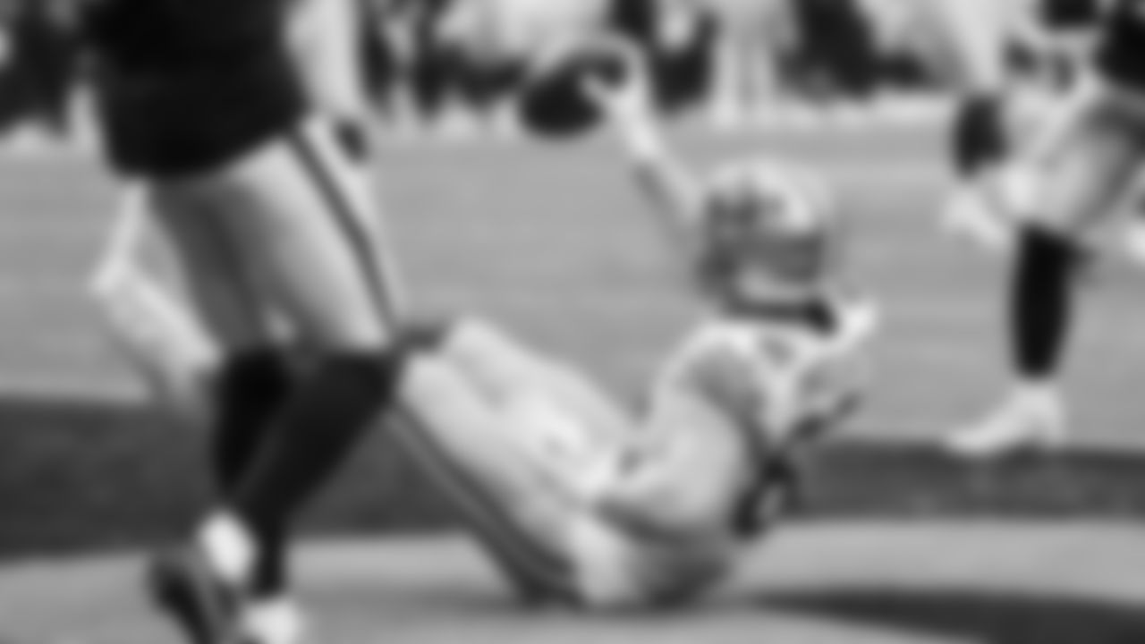 TE Ross Dwelley