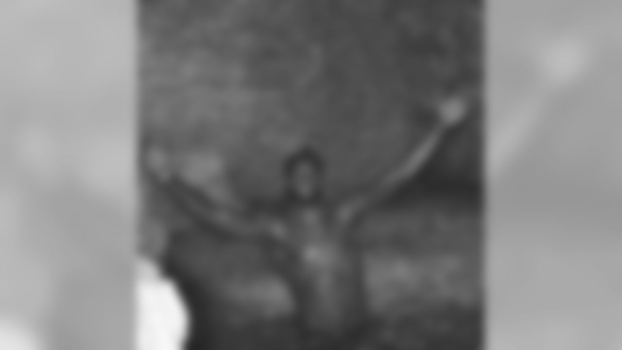 Ray-Ray Armstrong swimming