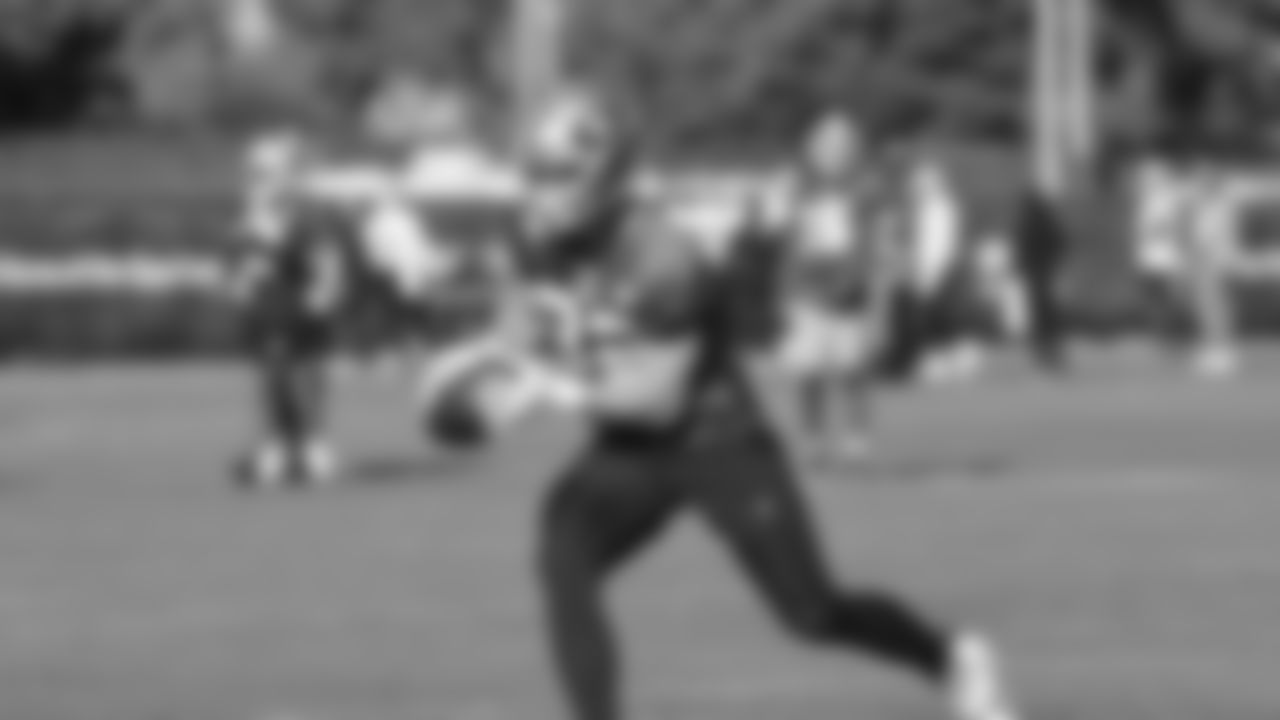 TE Ross Dwelley