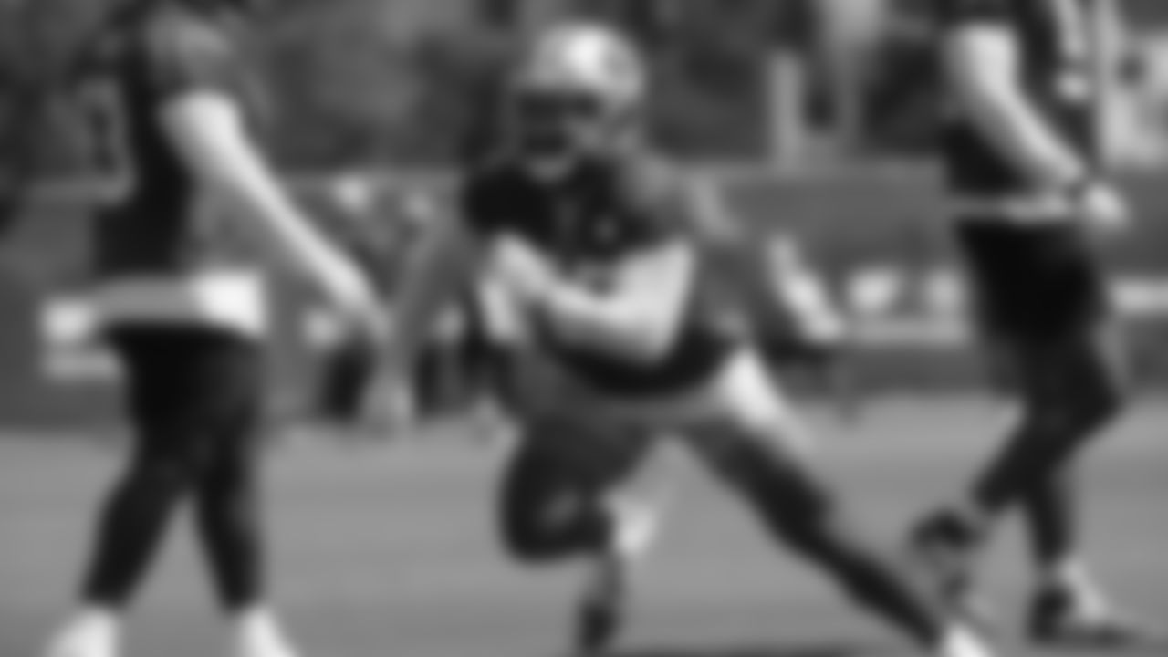 DL Alex Barrett