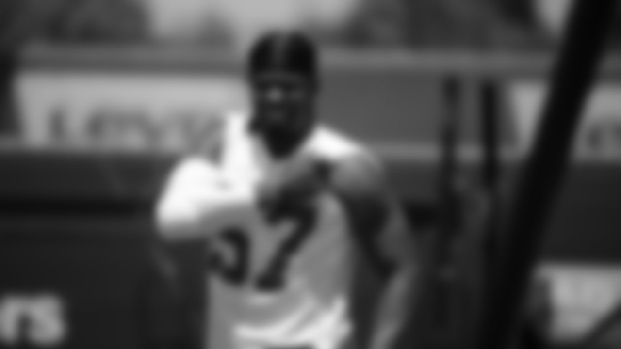LB Dre Greenlaw