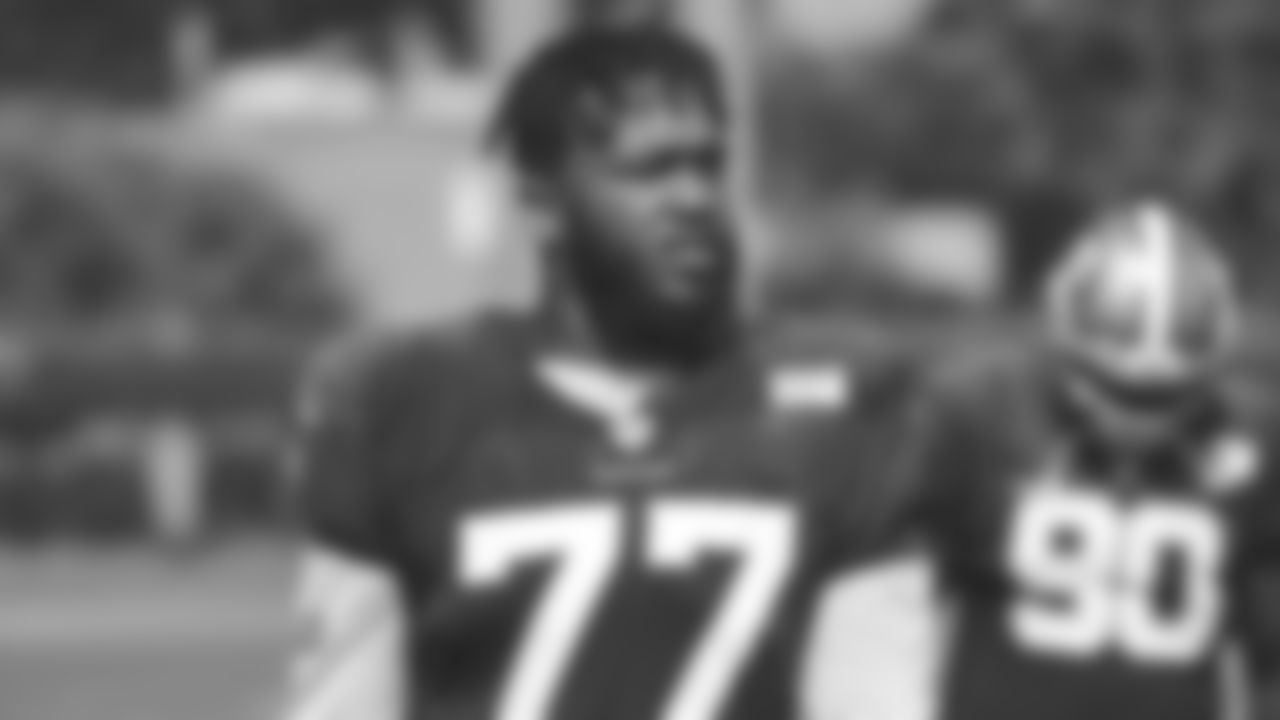 DT Jullian Taylor