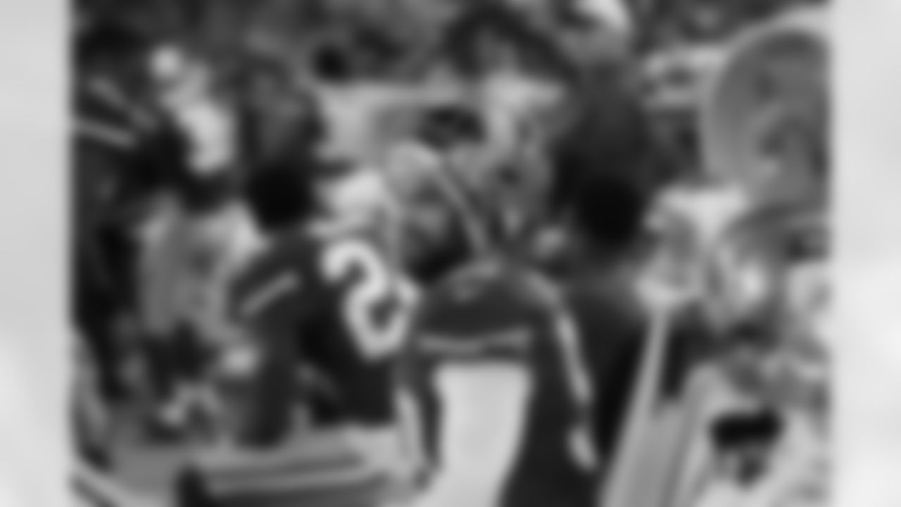 LB - Nick Bellore