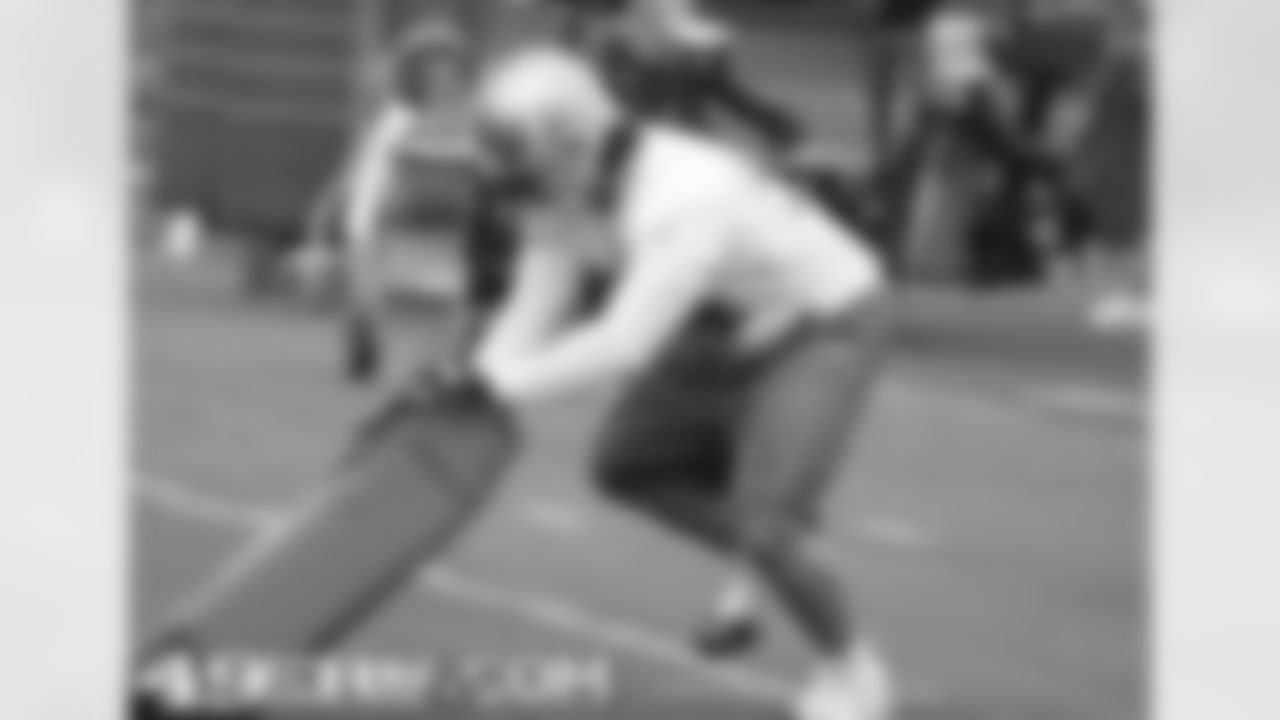 LB Travis LaBoy