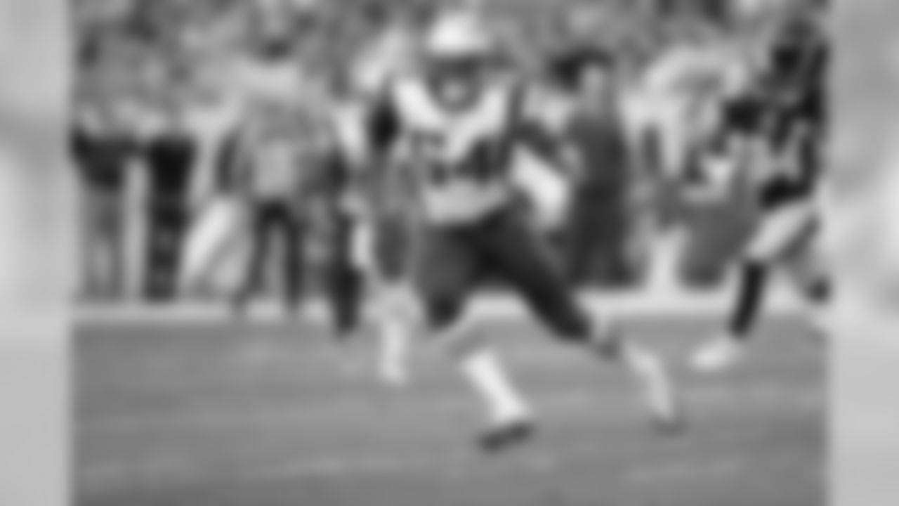 LB 54 Dont'a Hightower