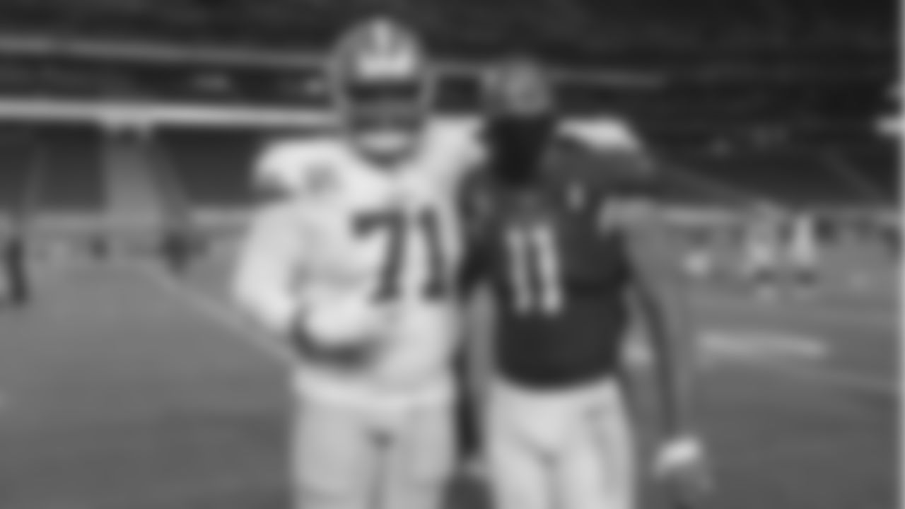 T Trent Williams