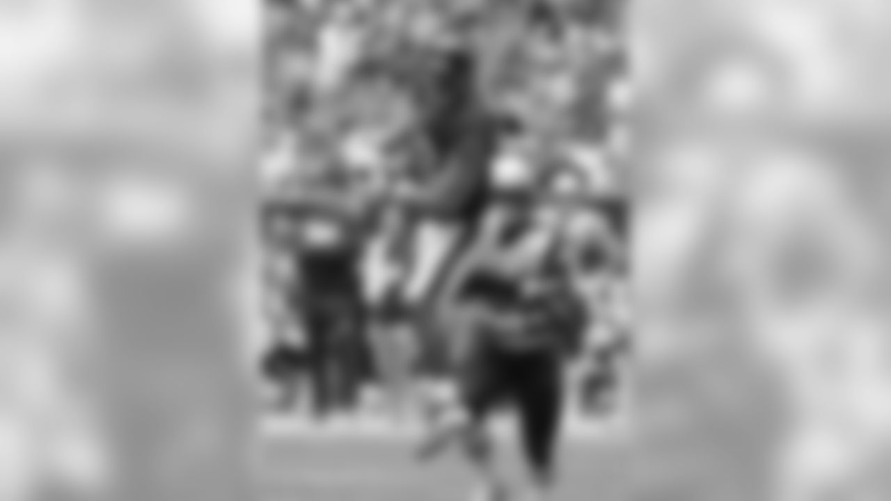 UPDATE: Re-signed three-year deal with Houston Texans