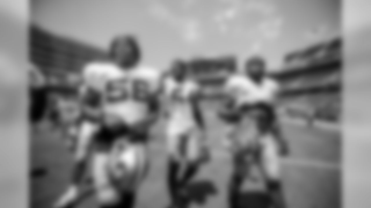 (From left to right) LB Reuben Foster, LB Ray-Ray Armstrong and LB NaVorro Bowman.
