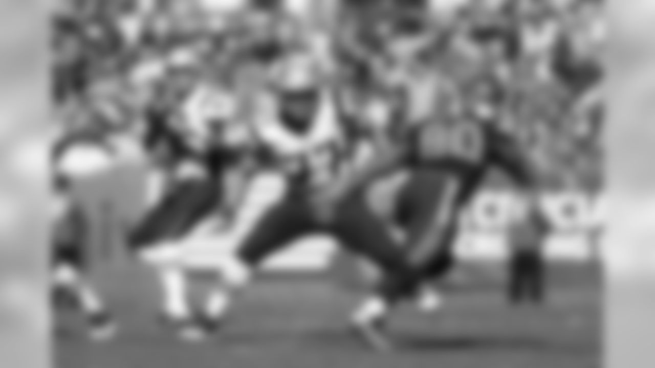 LT 77 Nate Solder