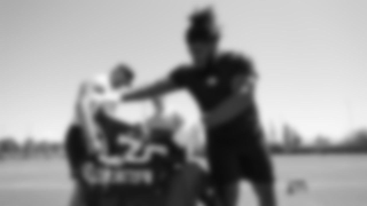 T Mike McGlinchey, OL Jaylon Moore