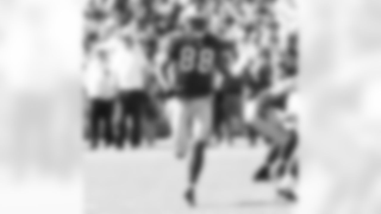 WR Isaac Bruce in motion