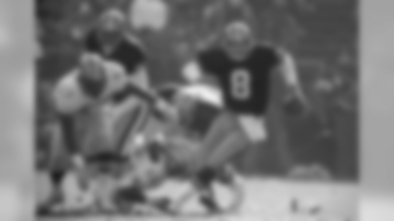 1990 -- 49ers quarterback Steve Young.