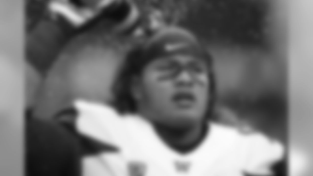 Analysis: Shelton is an ideal 3-4 nose tackle. He has an enormous lower half and he effortlessly holds the point of attack versus double teams. He continually stacks and tosses single blocks to the ground.
