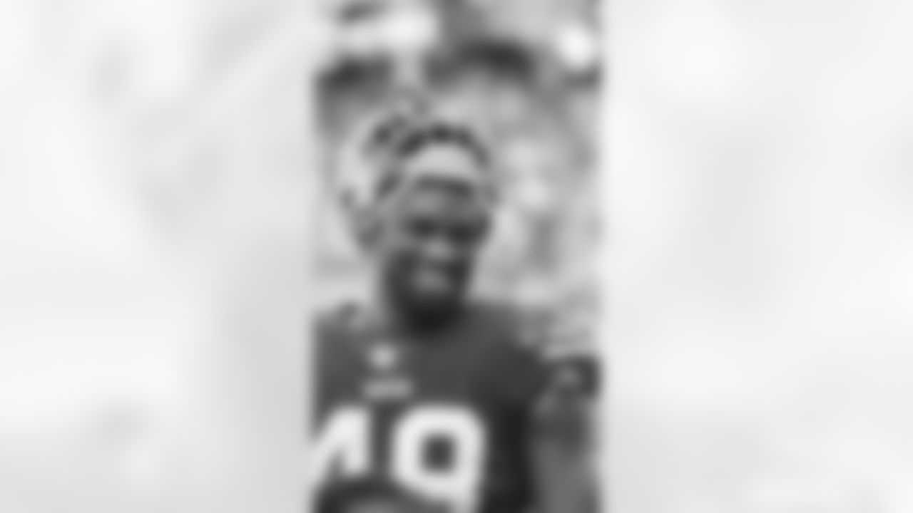 LB Oren Burks