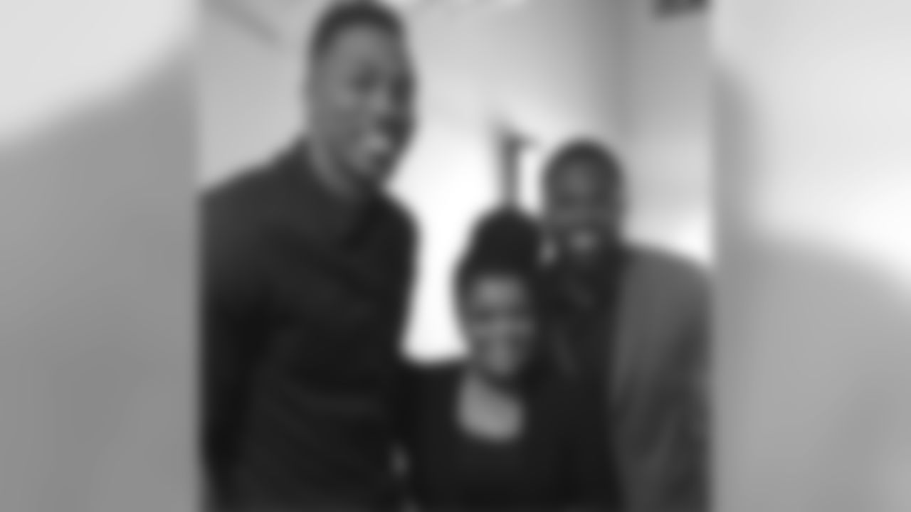 Torrey Smith with Dwight Howard and Yvette Nicole Brown
