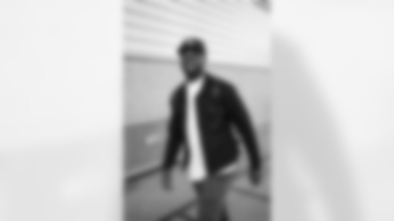 LB Oren Burks