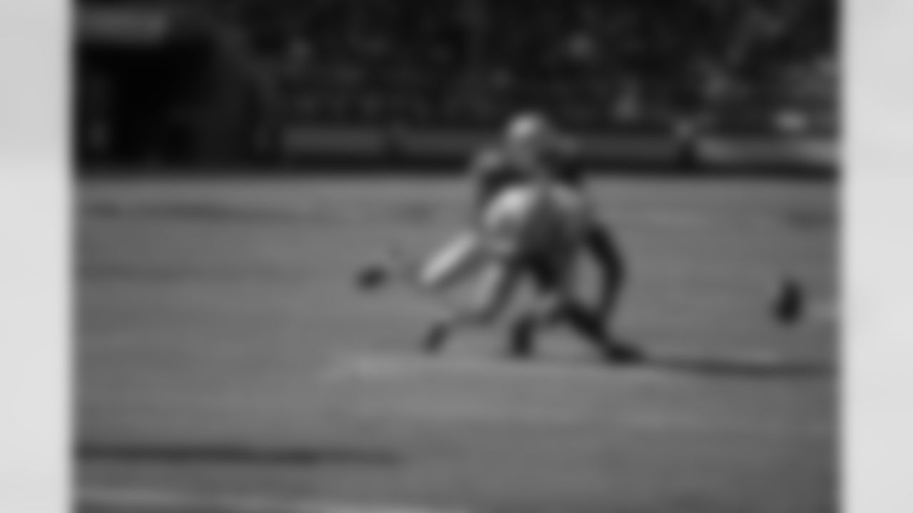 Jimmie Ward breaks up the pass during the 2014 matchup.