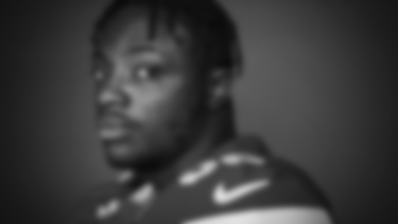 DL Samson Ebukam