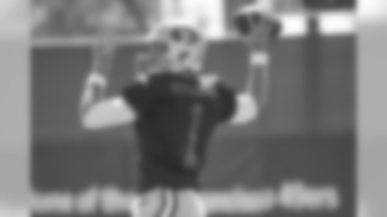 QB Nick Mullens