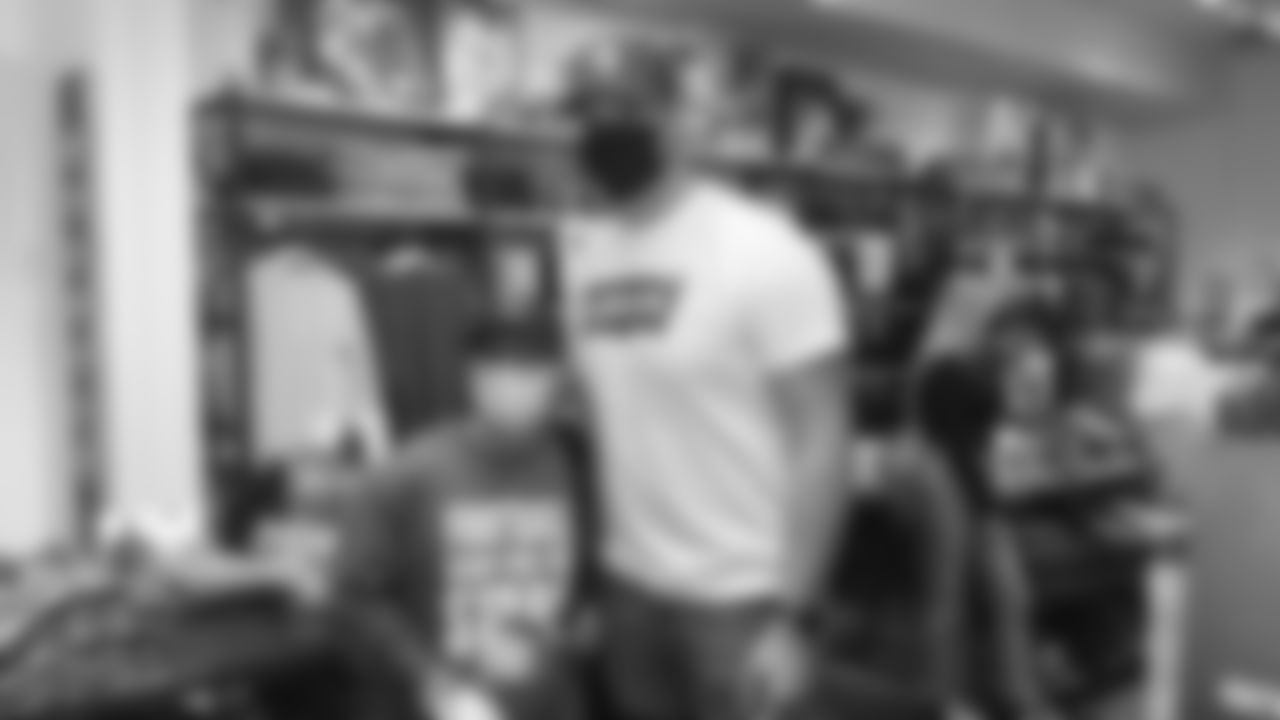 T Mike McGlinchey
