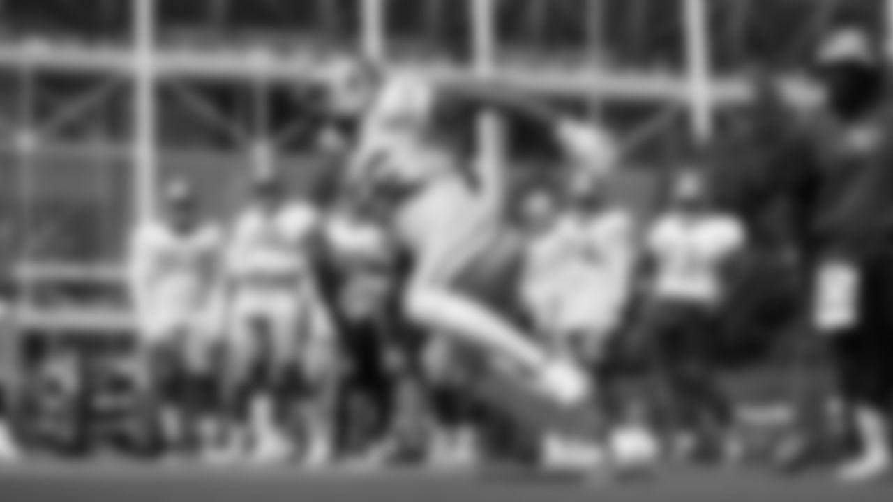 DL Dee Ford