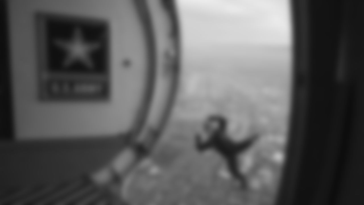 U.S. Army Golden Knights Parachute Team