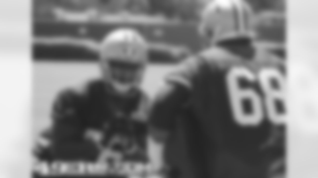T Anthony Davis and T Adam Snyder