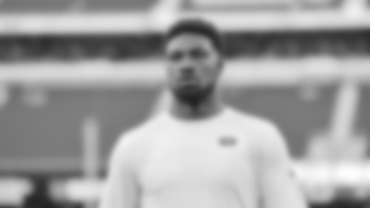 LB Oren Burks