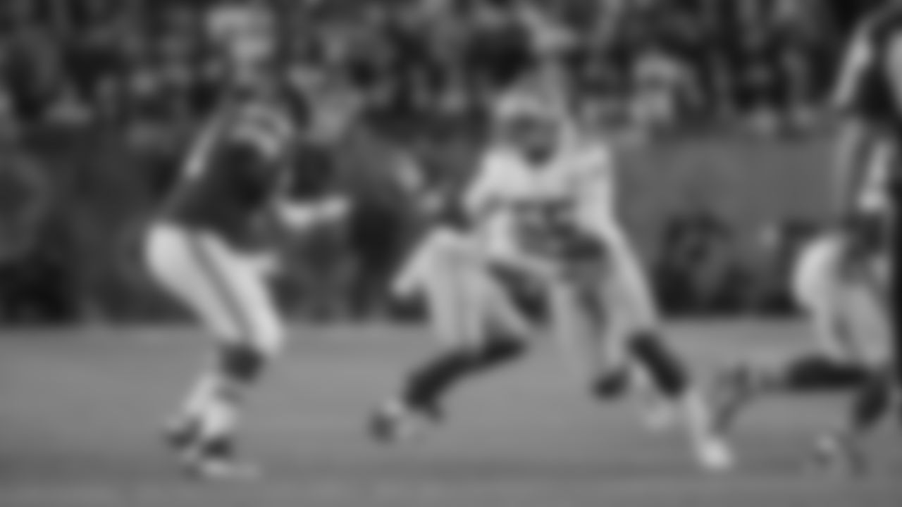 DL Dee Ford