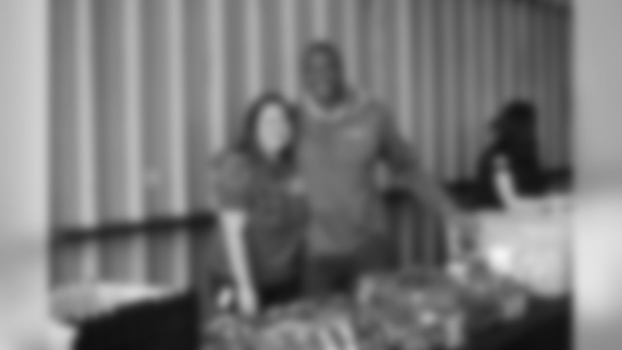 Bridging the Bay: Care Packages for Troops