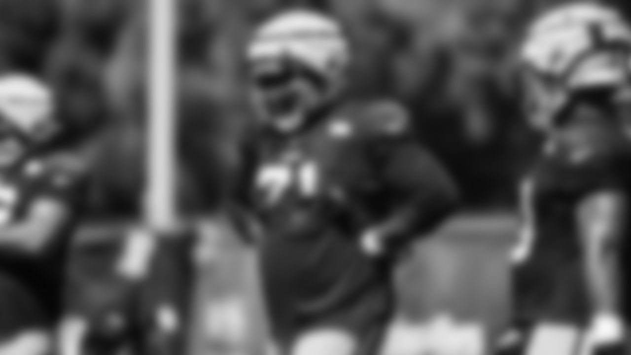 T Trent Williams
