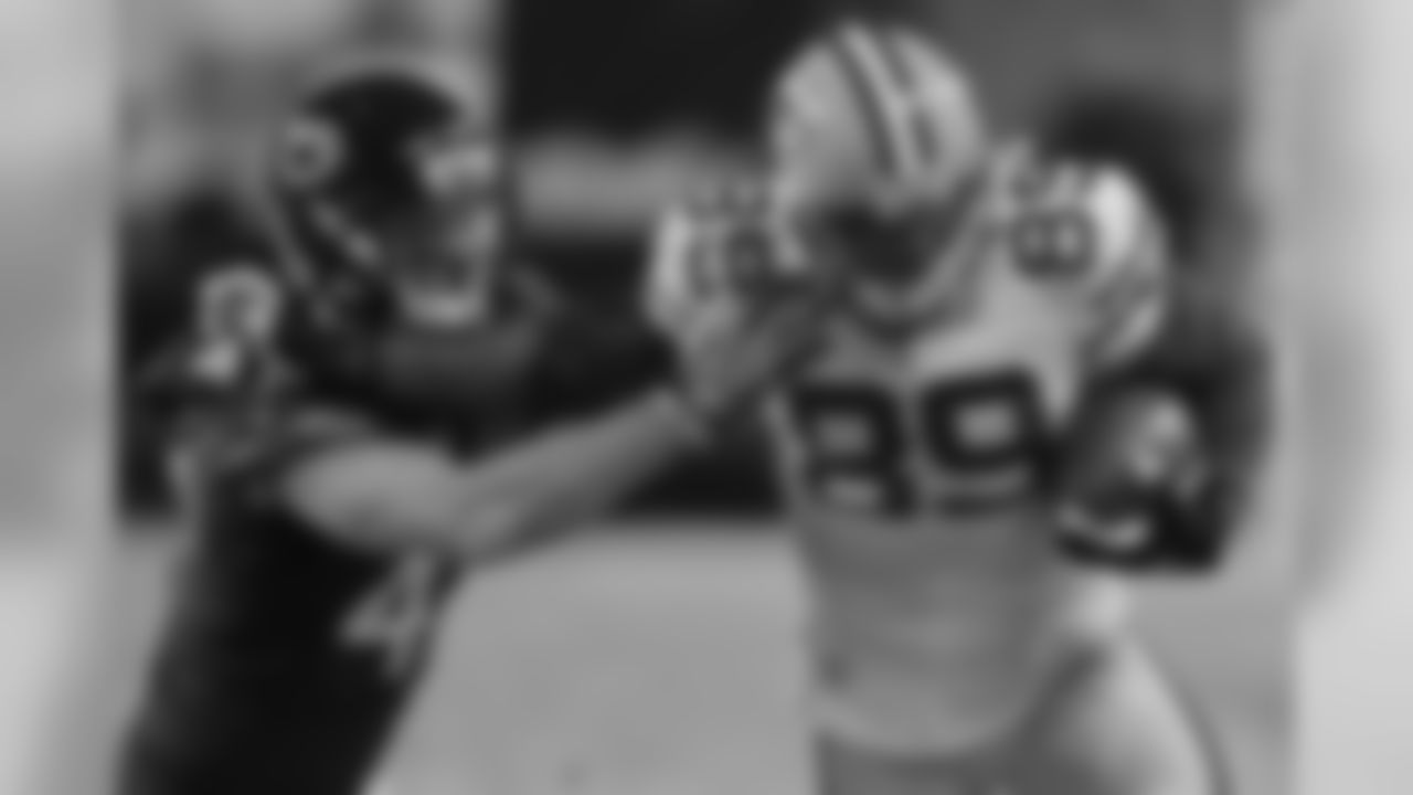 UPDATE: Signed three-year deal with the Oakland Raiders.
