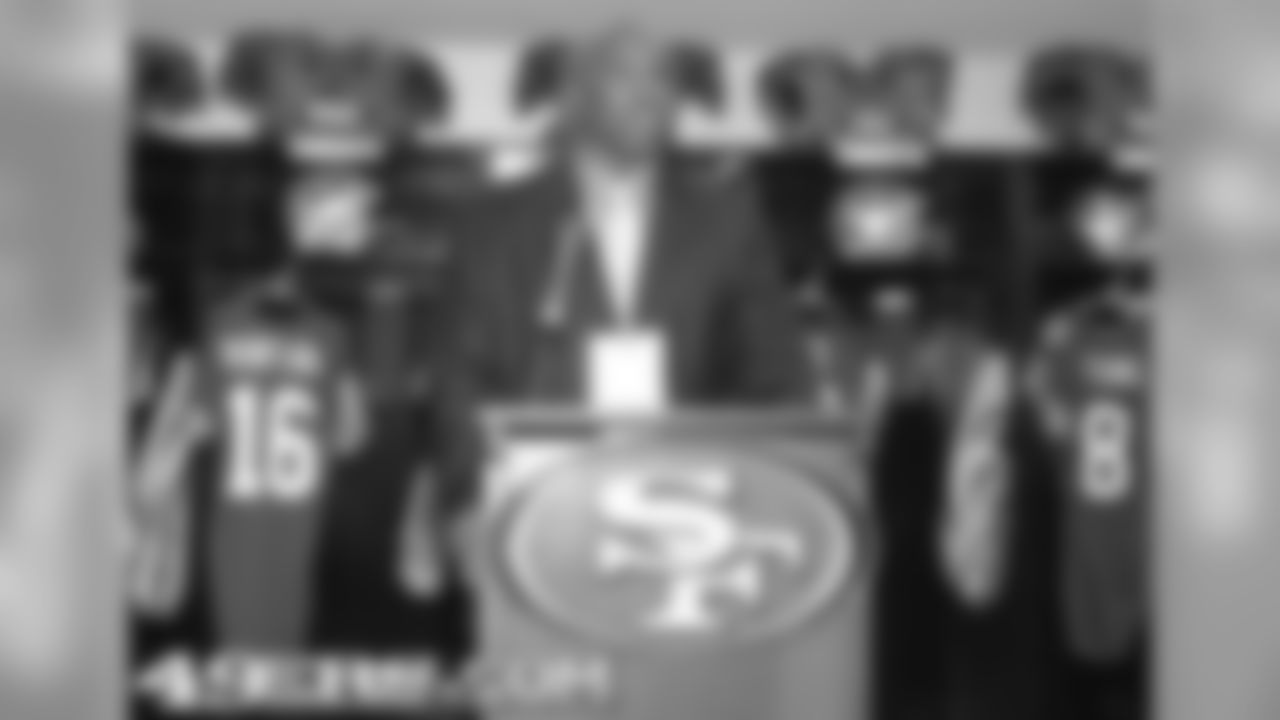 Former 49ers OL and current Alumni Relations Director Guy McIntyre