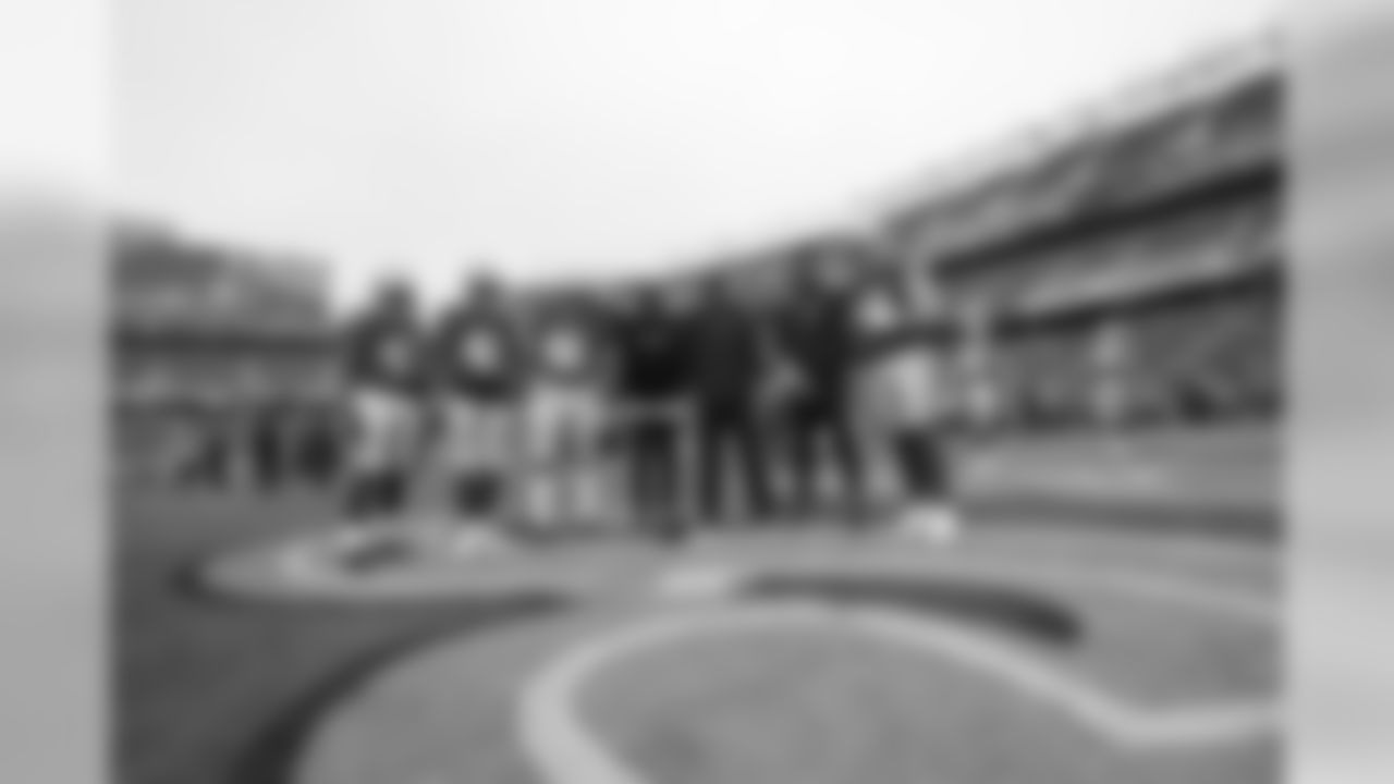 RB Matt Dayes, RB Jeff Wilson, RB Alfred Morris, RB Jerick McKinnon, RB Matt Breida, RB Raheem Mostert, FB Kyle Juszczyk