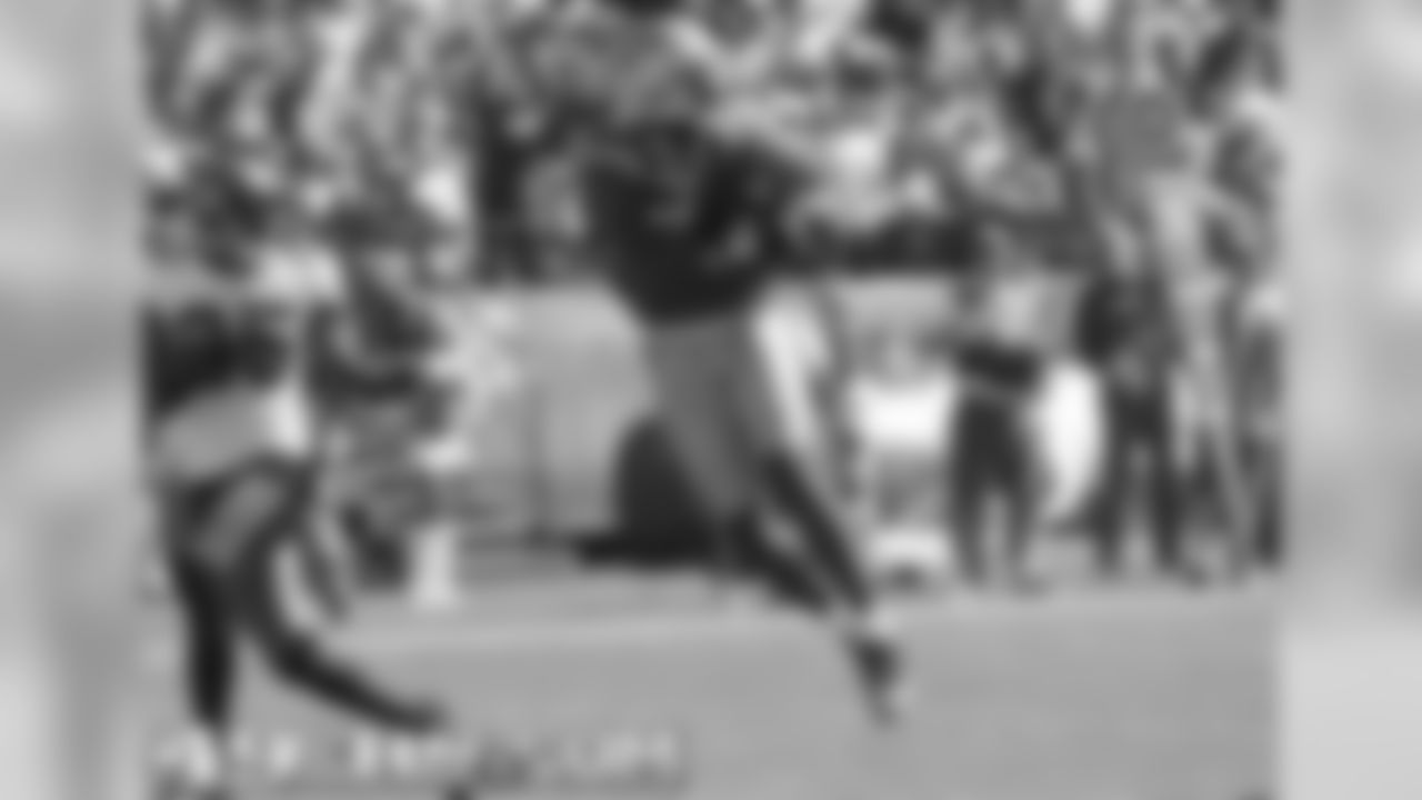 TE Delanie Walker