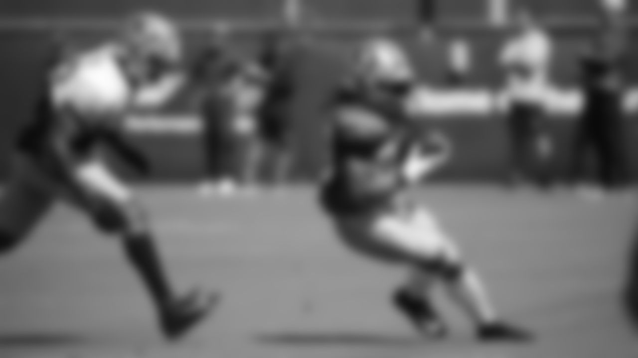 LB Justin Hilliard, RB JaMycal Hasty
