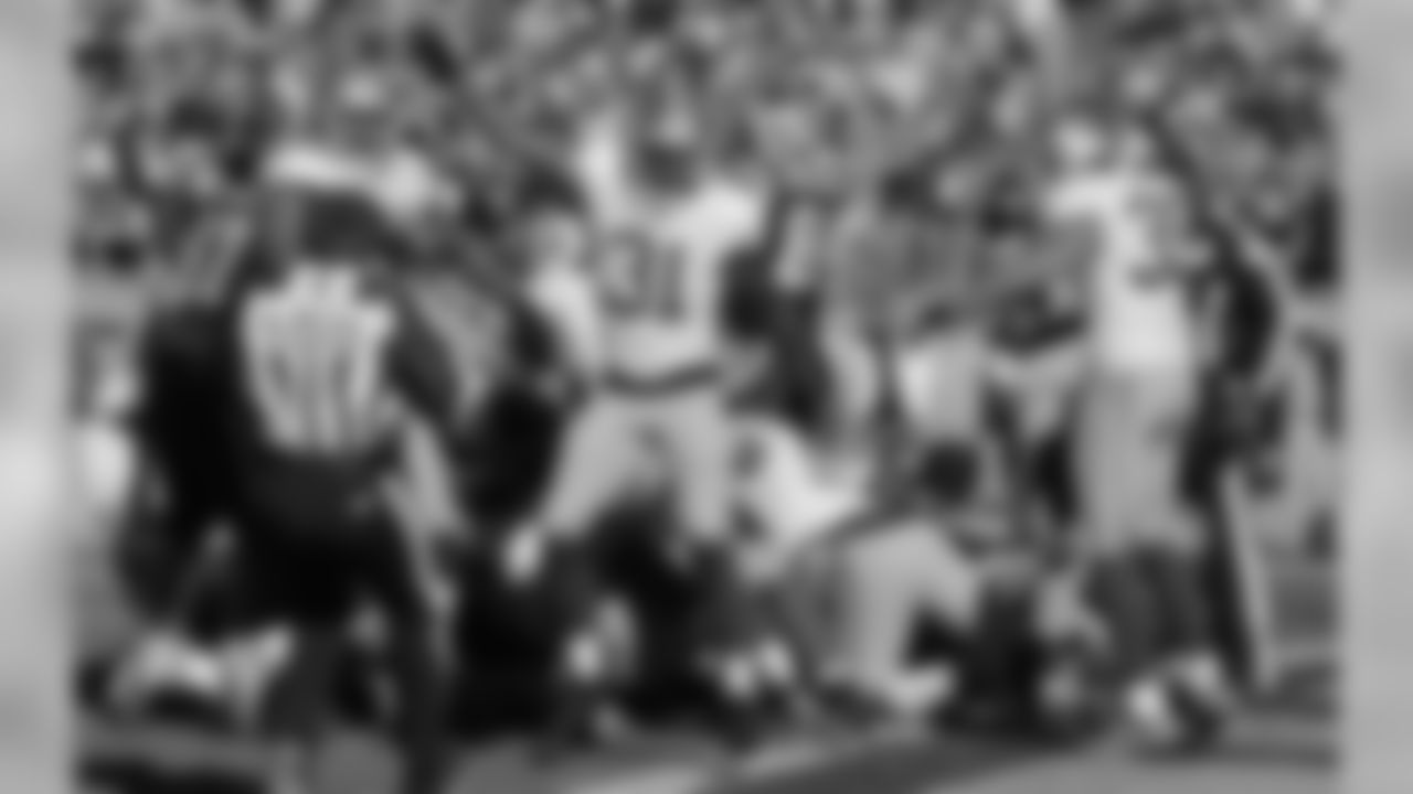 UPDATE: Signed four-year deal with Cleveland Browns