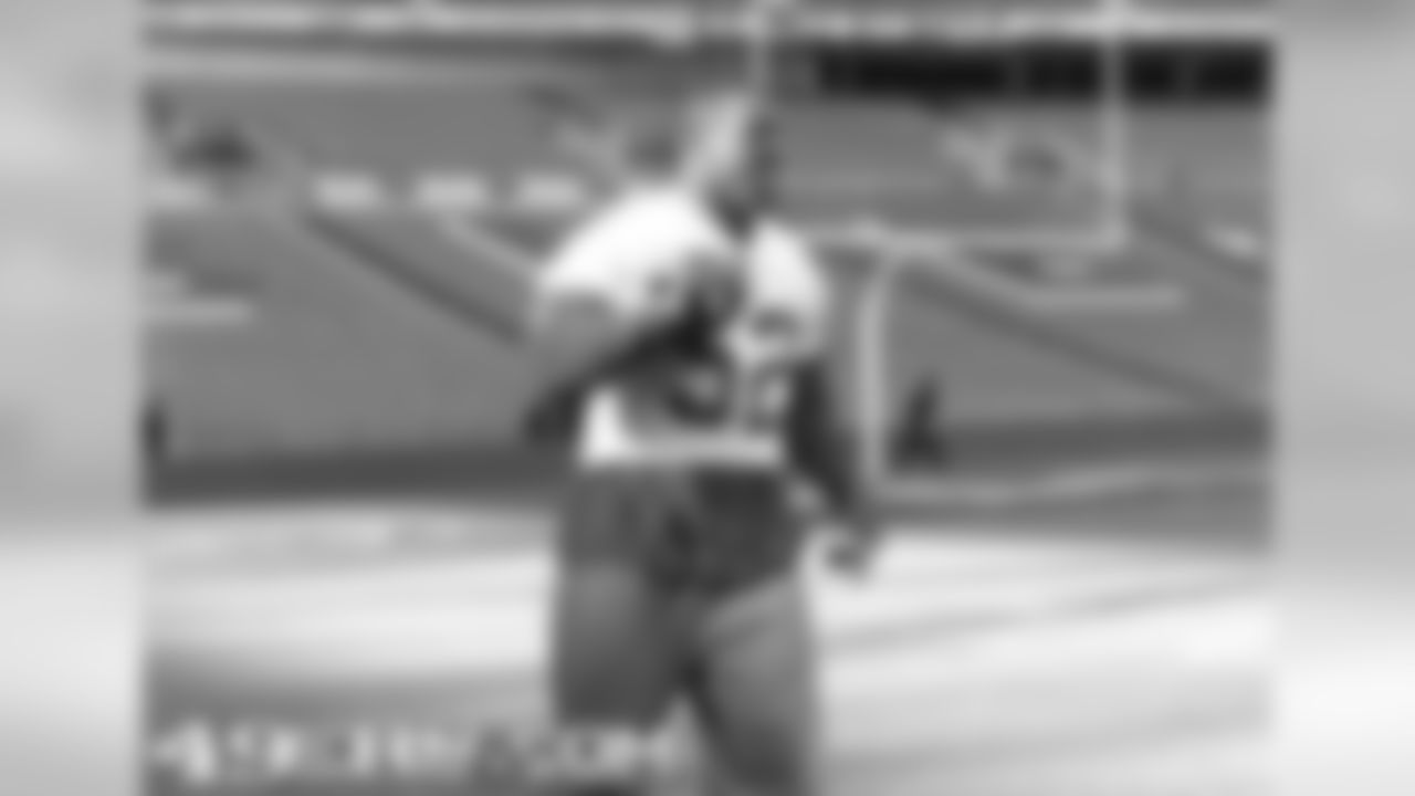LB Patrick Willis