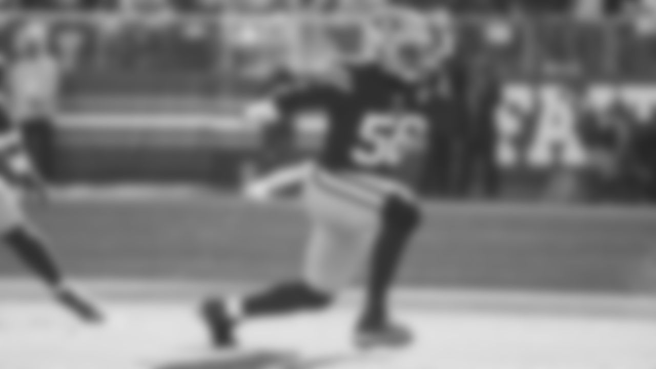 DL Samson Ebukam