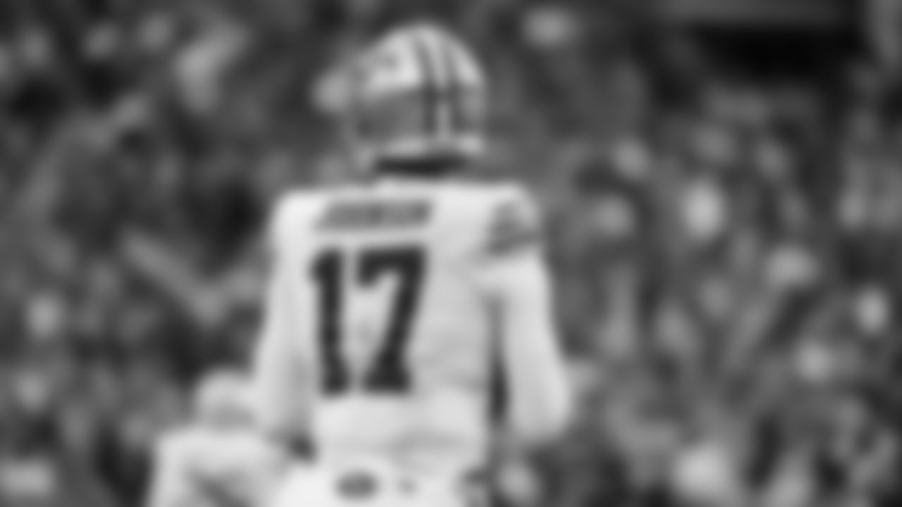 QB Josh Johnson