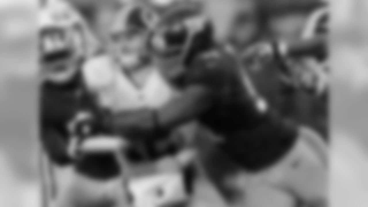 UPDATE: Signed with Oakland Raiders