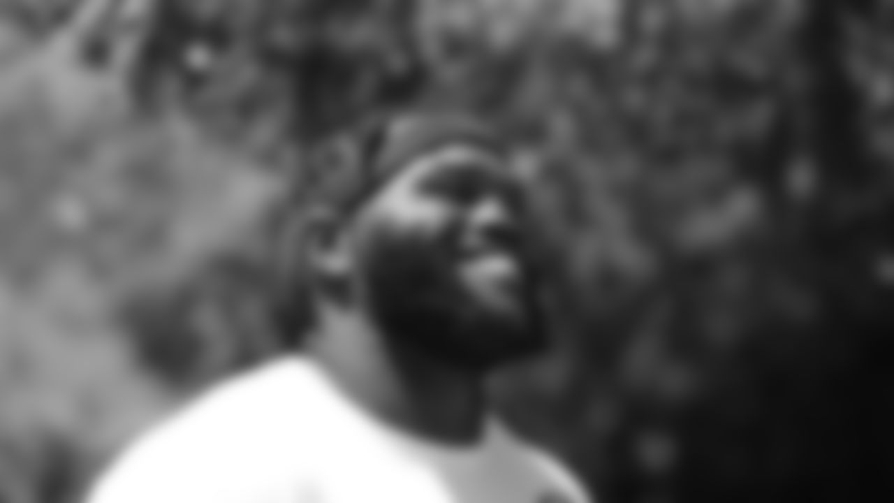 DL Zach Kerr