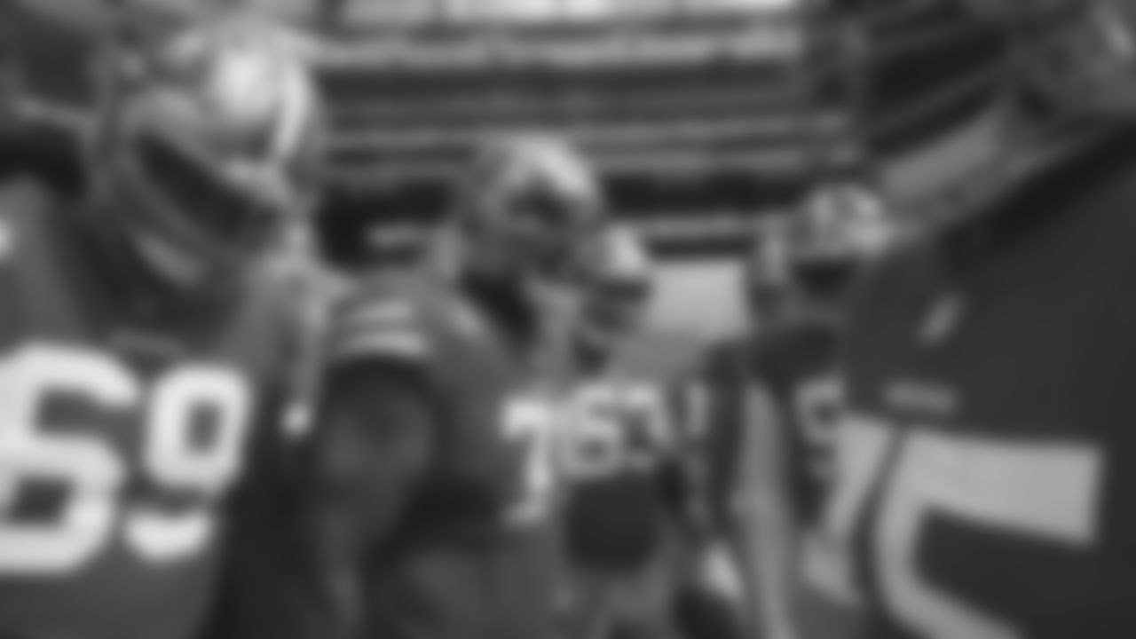 T Trent Williams