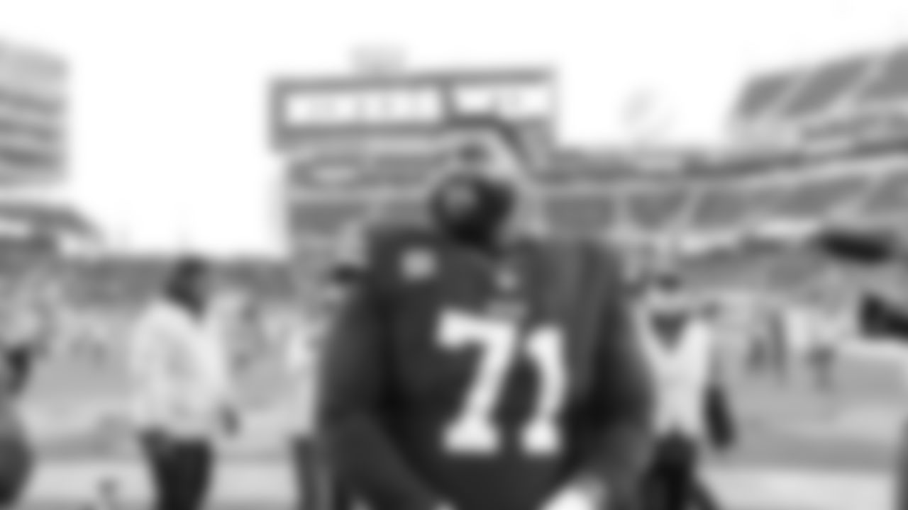 T Trent Williams