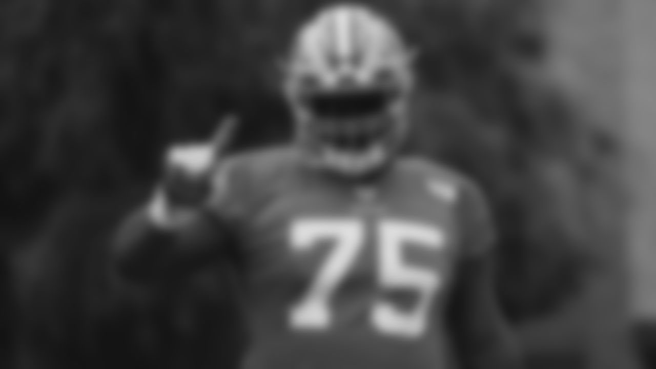 OL Laken Tomlinson