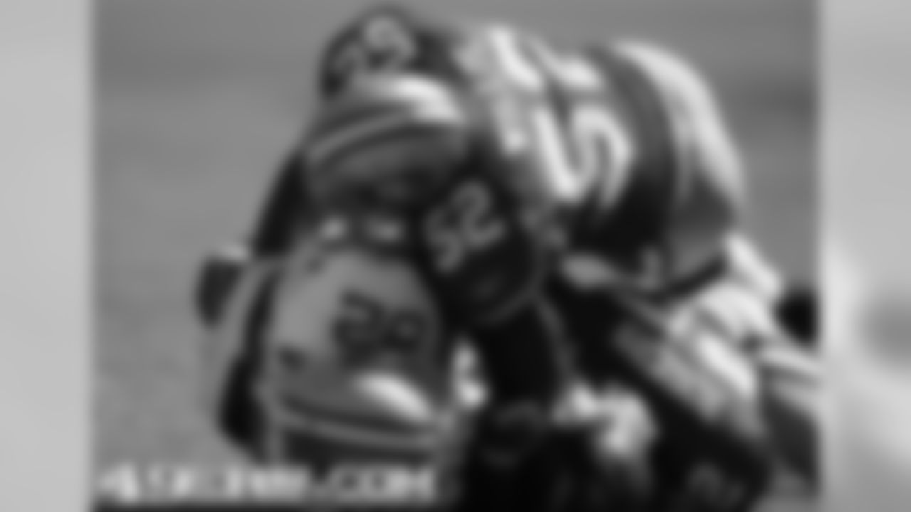 LB Patrick Willis