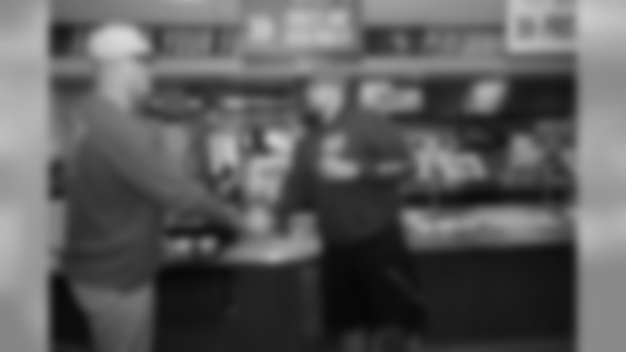 T Mike McGlinchey and C Weston Richburg