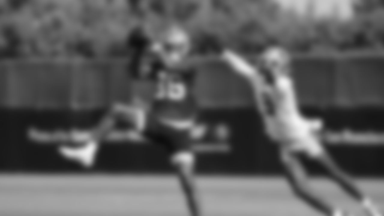 WR Tay Martin