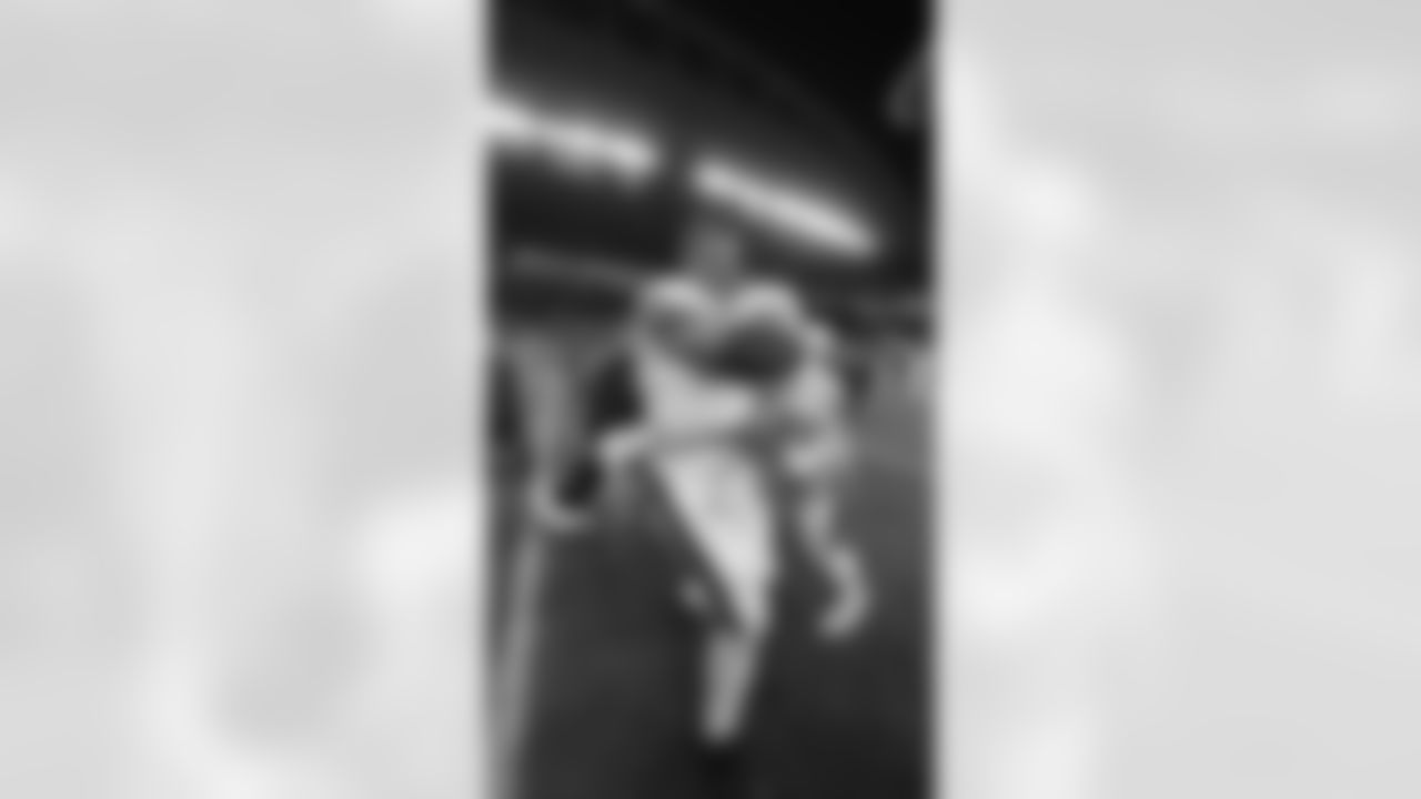 T Mike McGlinchey